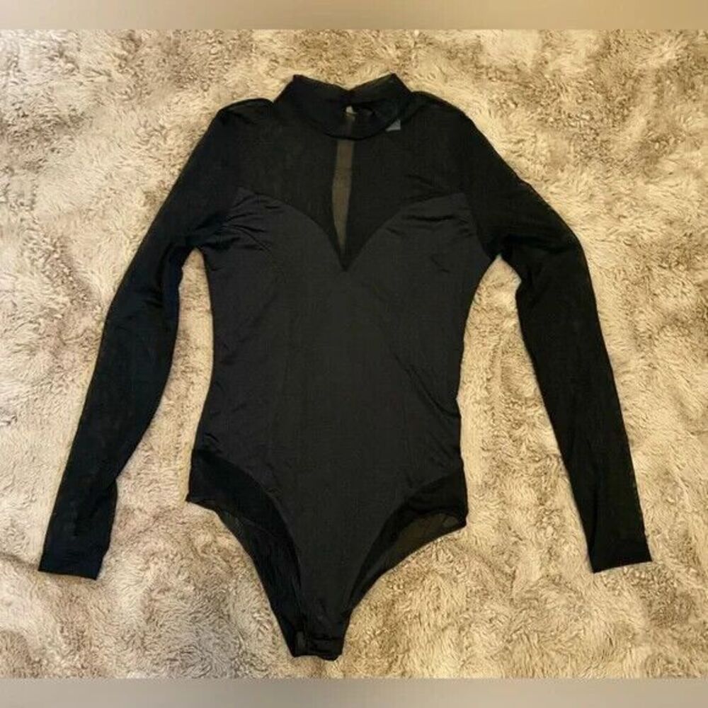 Women's Bodysuit Heart V-Shape Neckline Mesh Sleeves Keyhole back‎ closure